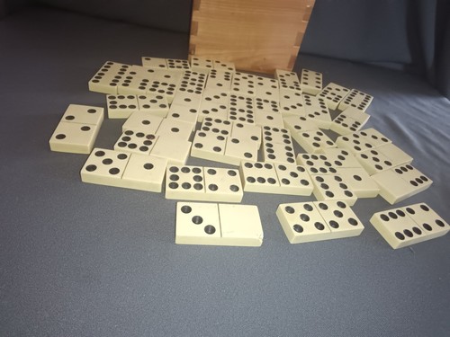 Domino spiel dominosteine alt - spiel,